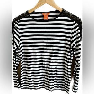 Joe Fresh size M black & white striped long sleeve shirt